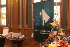 1-talmacibas-vidusskolas-rigas-komercskola-4-izlaidums