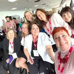 Rīgas Komercskola pārstāvēta IATEFL International Conference 2026 Braitonā, Apvienotajā Karalistē - ar citu asociāciju kolēģiem