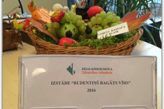 talmacibas-vidusskola-rigas-komercskola-rudens-darbu-izstade-2