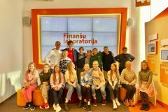 Izzinošā ekspedīcija "Finanšu laboratorija"