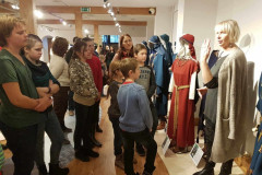 2-kur-slepjas-latvijas-fenomens