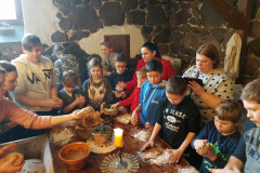 9-kur-slepjas-latvijas-fenomens