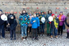 talmacibas-vidusskolas-audzekni-rigas-pils-muris