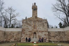 latvijas-dzimsanas-dienas-prieksvakara-bralu-kapos-5