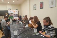 rigas-komercskolas-audzekni-ziemassvetku-ruku-darbnica-5