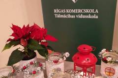 rigas-komercskolas-audzekni-ziemassvetku-ruku-darbnica-7