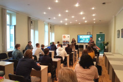 2-rigas-komercskolas-auditorija-riga-min