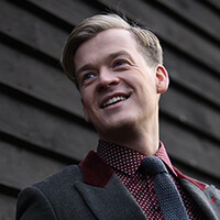 Rihards Lepers - Teātra Observatorija aktieris - Rīgas komercskolas absolventu slavas zālē